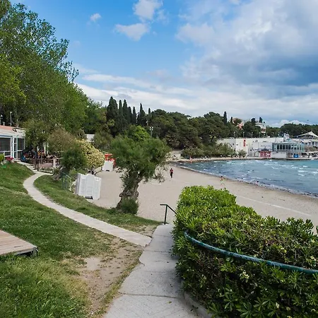 Carmela 스플리트